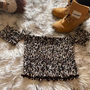 Forever 21 stretchy leopard 🐆 crop top.